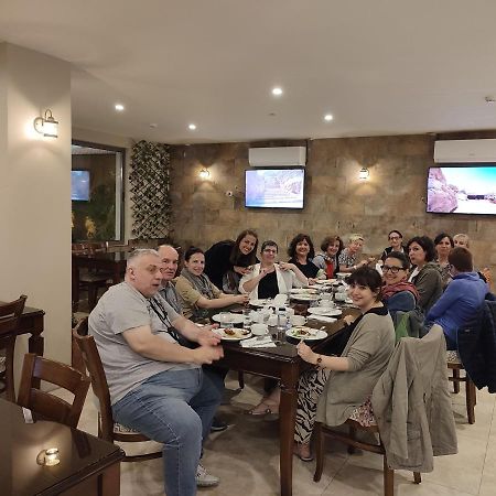 Black Iris Hotel II Madaba Eksteriør bilde