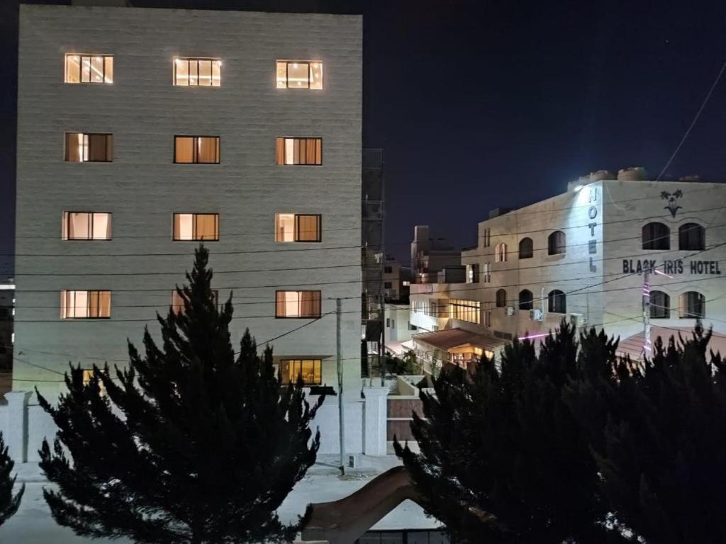 Black Iris Hotel II Madaba Eksteriør bilde