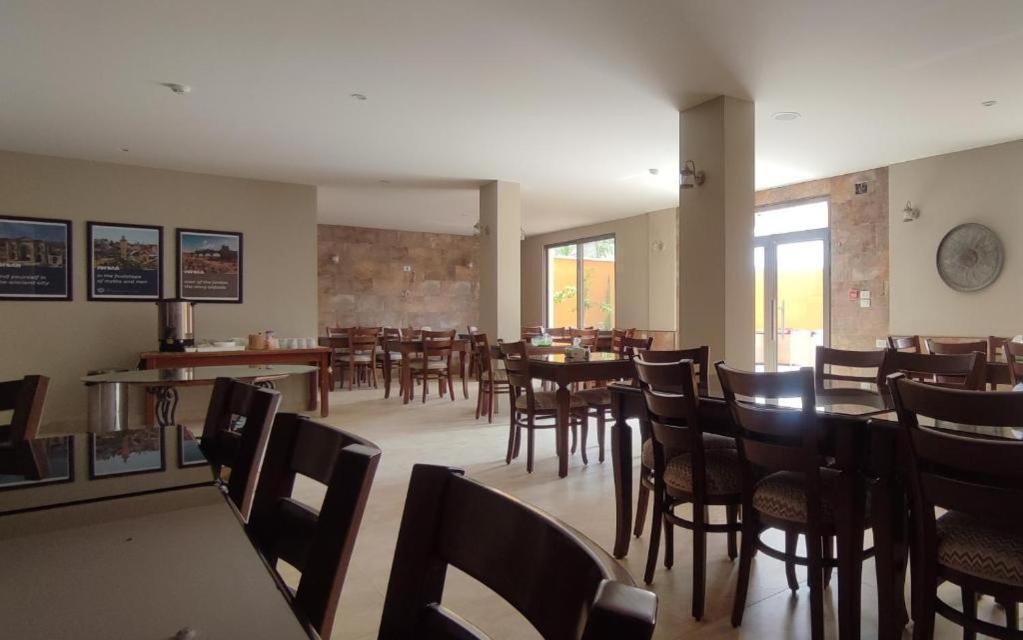Black Iris Hotel II Madaba Eksteriør bilde