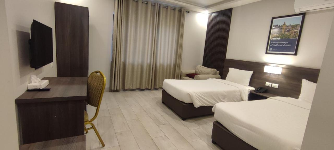 Black Iris Hotel II Madaba Eksteriør bilde